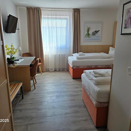 Hotel Ackermann Riedstadt Extérieur photo