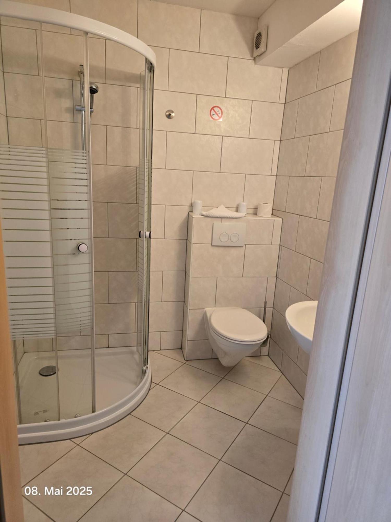 Hotel Ackermann Riedstadt Extérieur photo