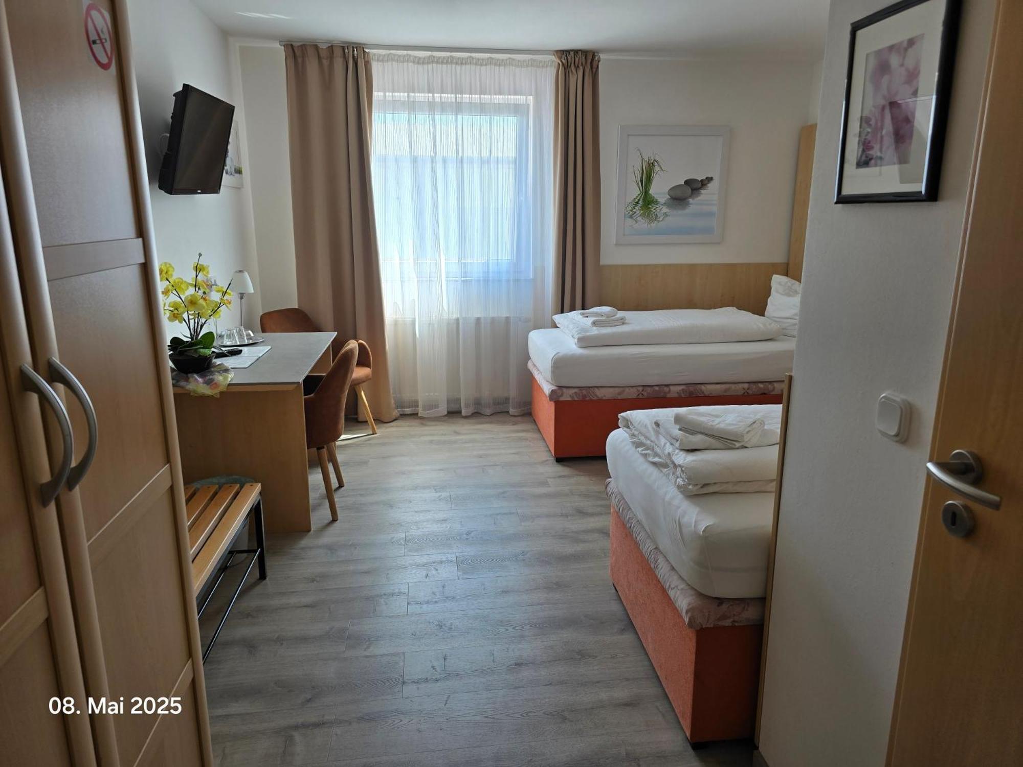 Hotel Ackermann Riedstadt Extérieur photo