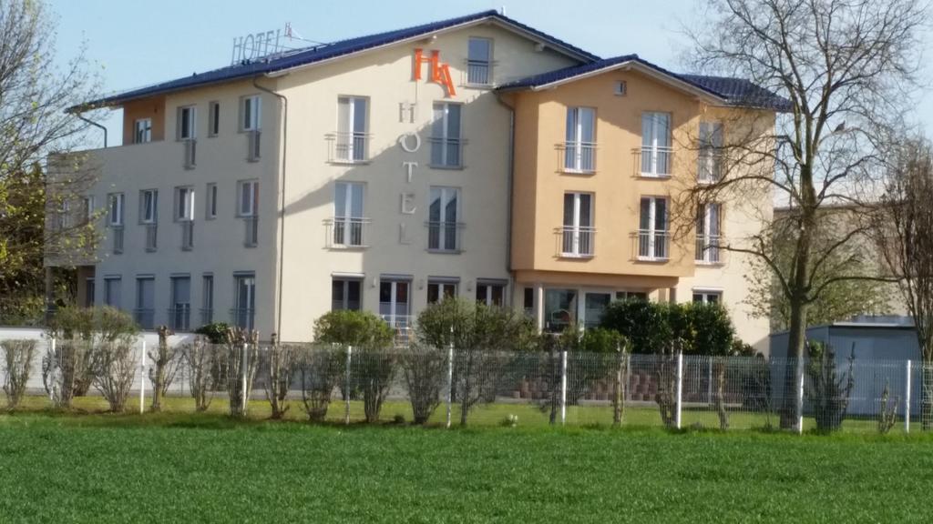 Hotel Ackermann Riedstadt Extérieur photo