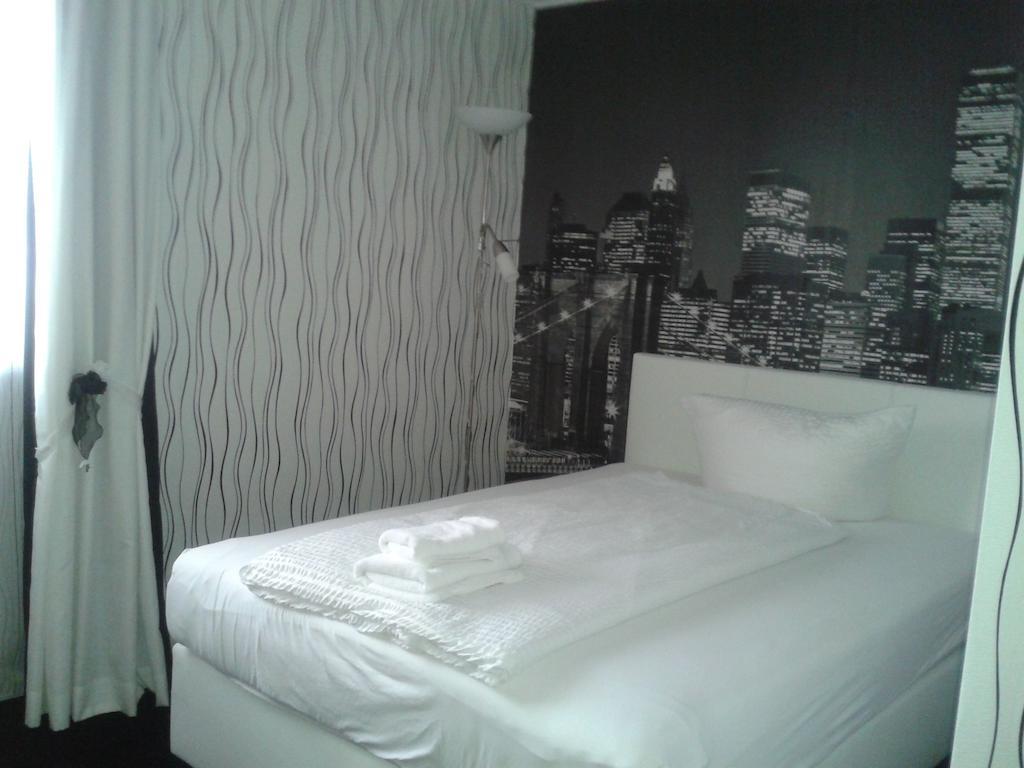 Hotel Ackermann Riedstadt Extérieur photo