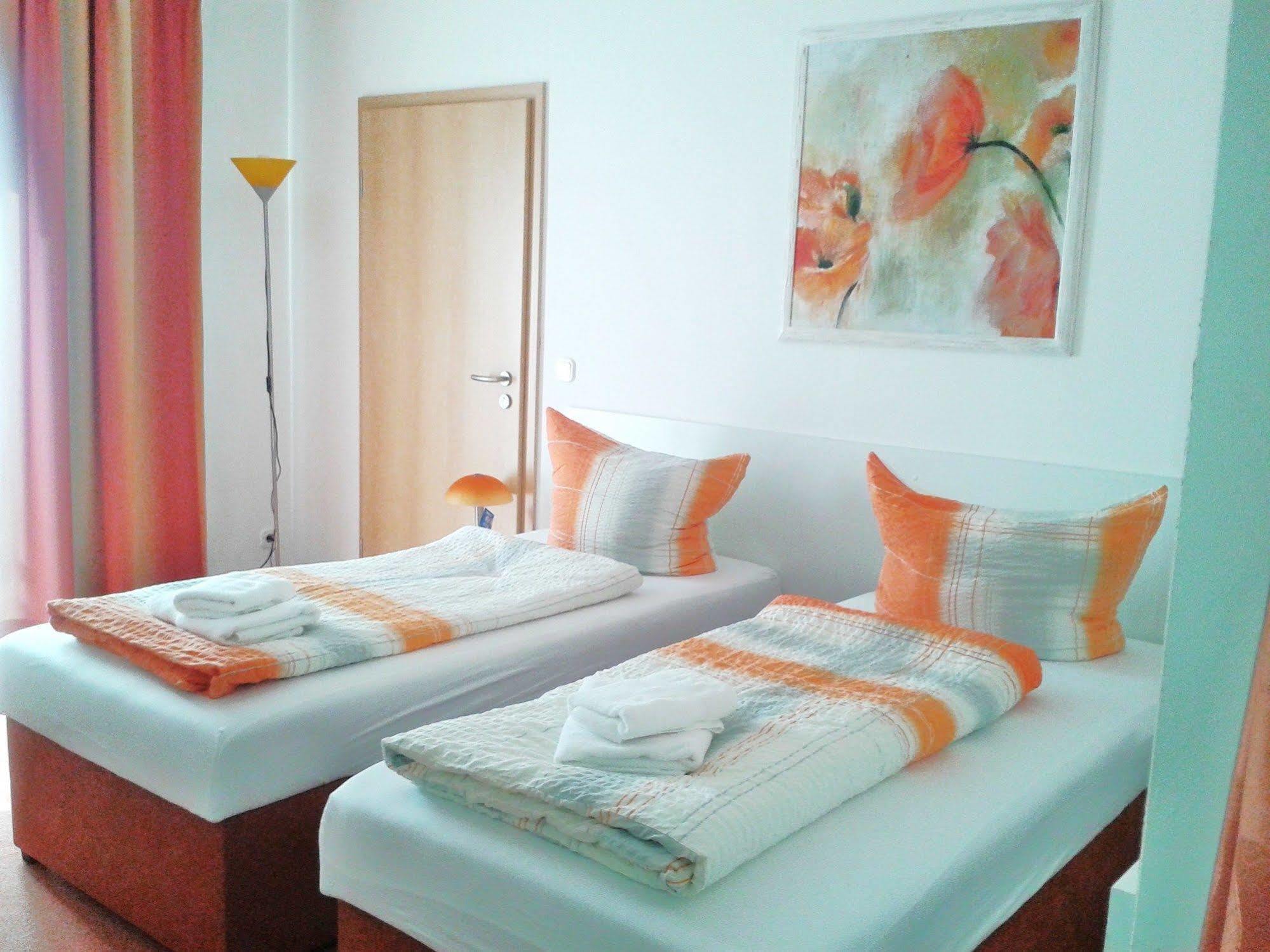 Hotel Ackermann Riedstadt Extérieur photo