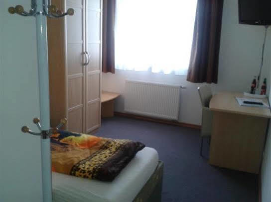 Hotel Ackermann Riedstadt Extérieur photo