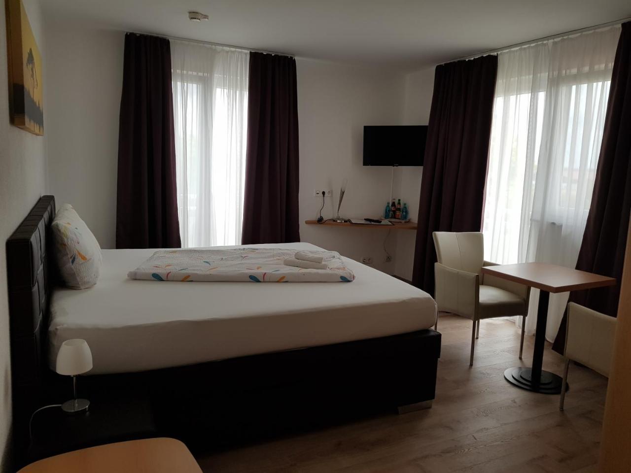 Hotel Ackermann Riedstadt Extérieur photo